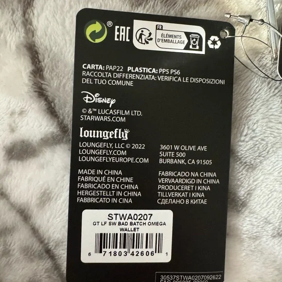 Loungefly GT Exclusive Star Wars The Bad Batch Omega Cosplay Wallet - Picture 5 of 5